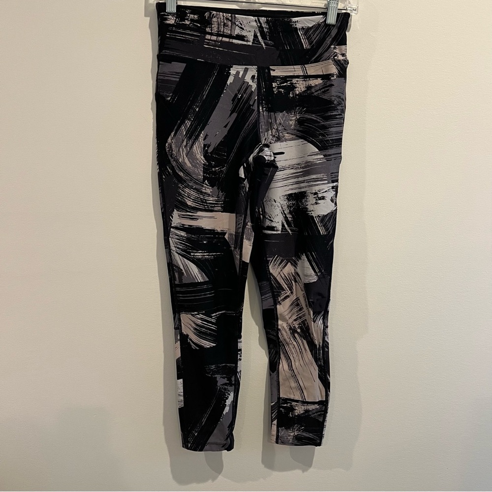 Donna Karan cropped leggings crisscross calf‎ detail